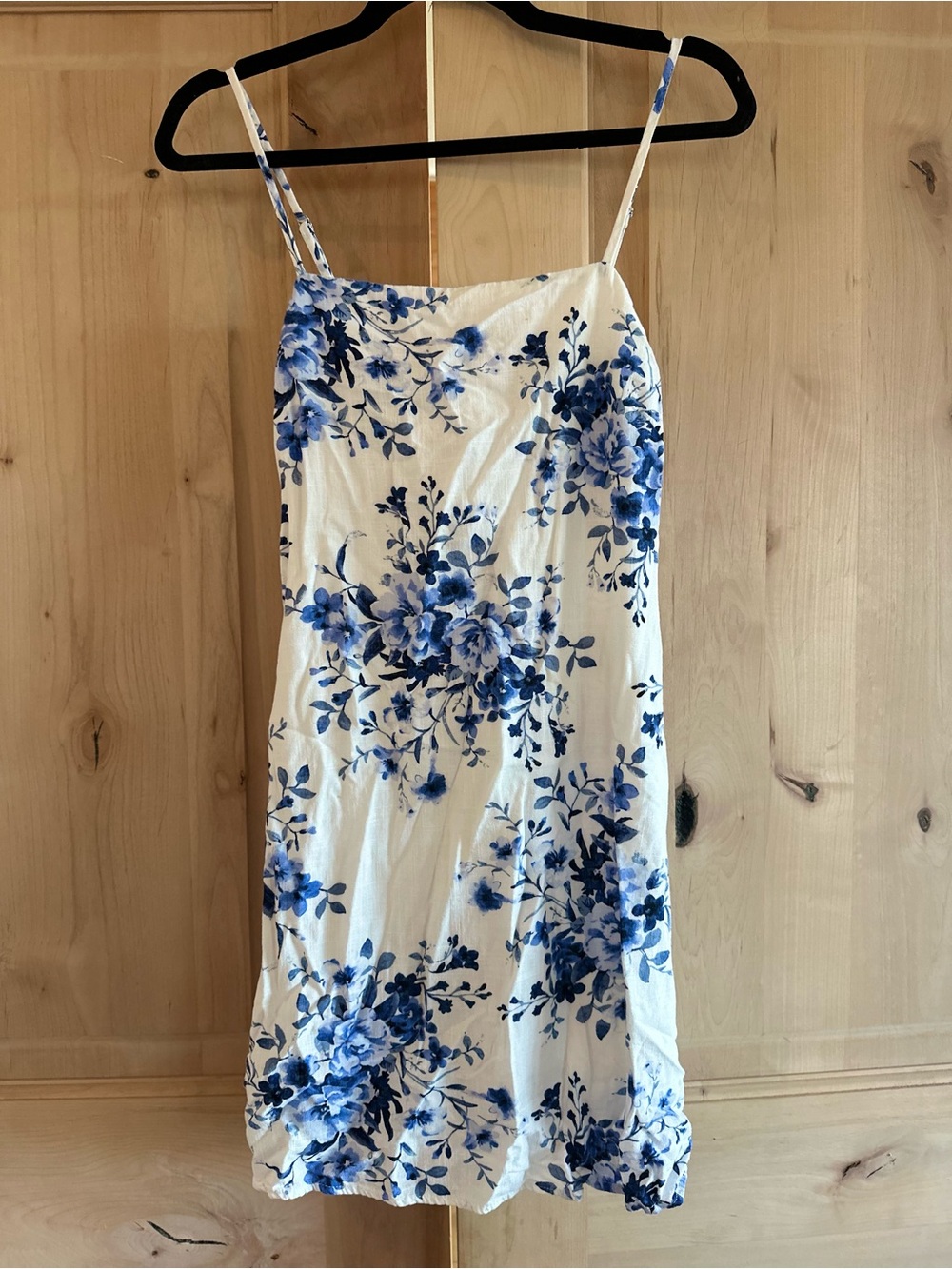 En Crème White & Blue Floral Mini Shift Dress